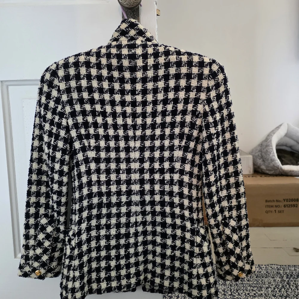 Authentic CHANEL Navy and Cream Houndstooth Jacket Fall 1991 34 0 2 XS - Picture 6 of 16
